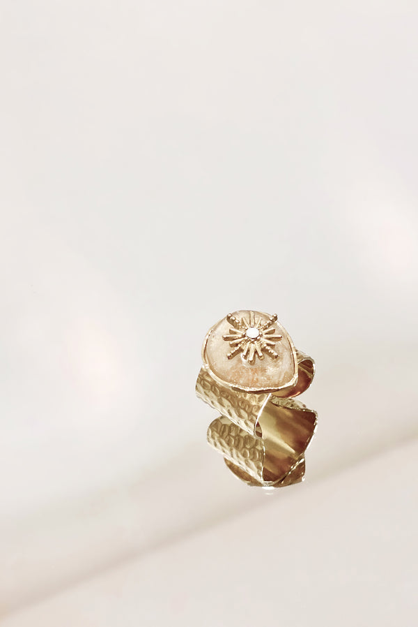 BAGUE LARGE AGLAÉ, EN QUARTZ BLANC