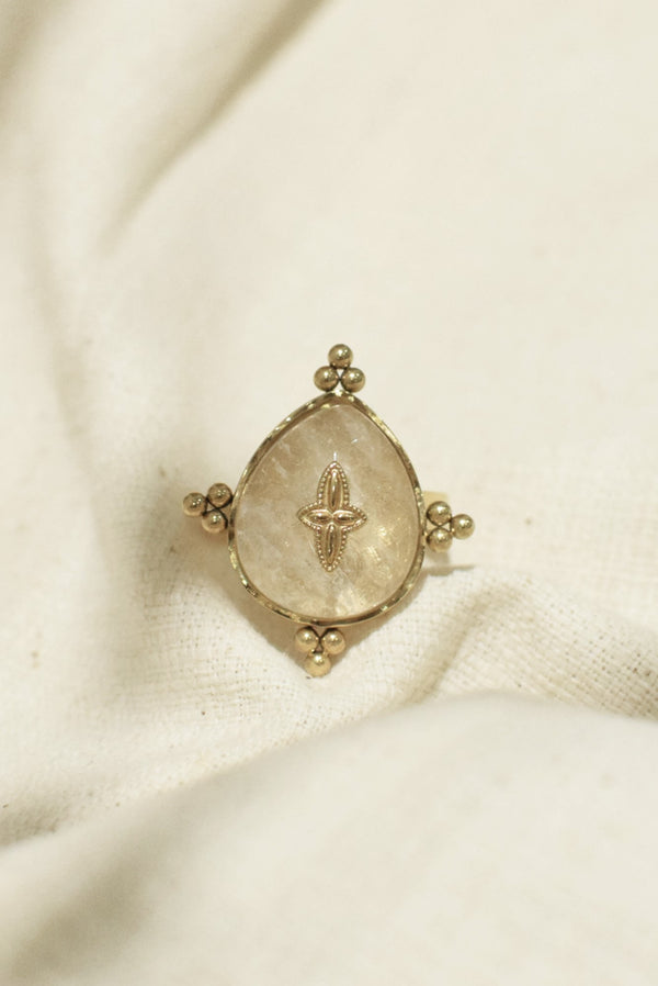 BAGUE SILOÉ, EN QUARTZ BLANC