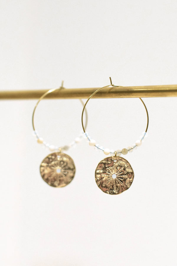 BOUCLES D’OREILLE CRÉOLES À MÉDAILLES AGLAÉ