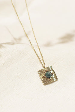 COLLIER ARMANCE, EN FUSCHITE VERTE