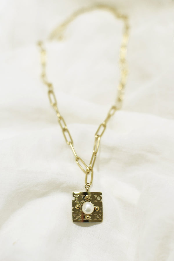 COLLIER ARMANCE CARRÉ, EN PERLE BLANCHE