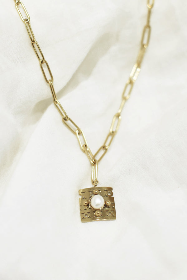 COLLIER ARMANCE CARRÉ, EN PERLE BLANCHE