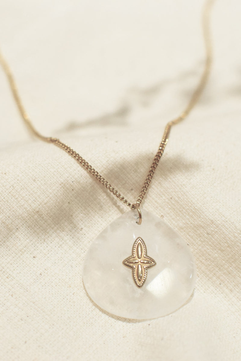 COLLIER SILOÉ, EN QUARTZ BLANC