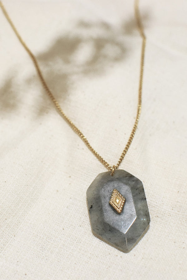 COLLIER SÉRAPHINE, EN LABRADORITE
