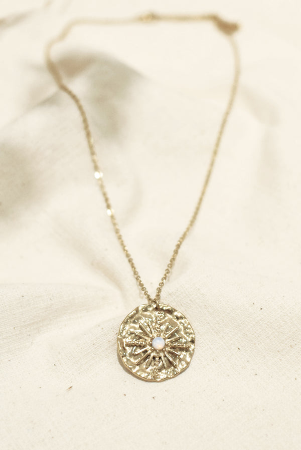 COLLIER COURT À MÉDAILLE AGLAÉ