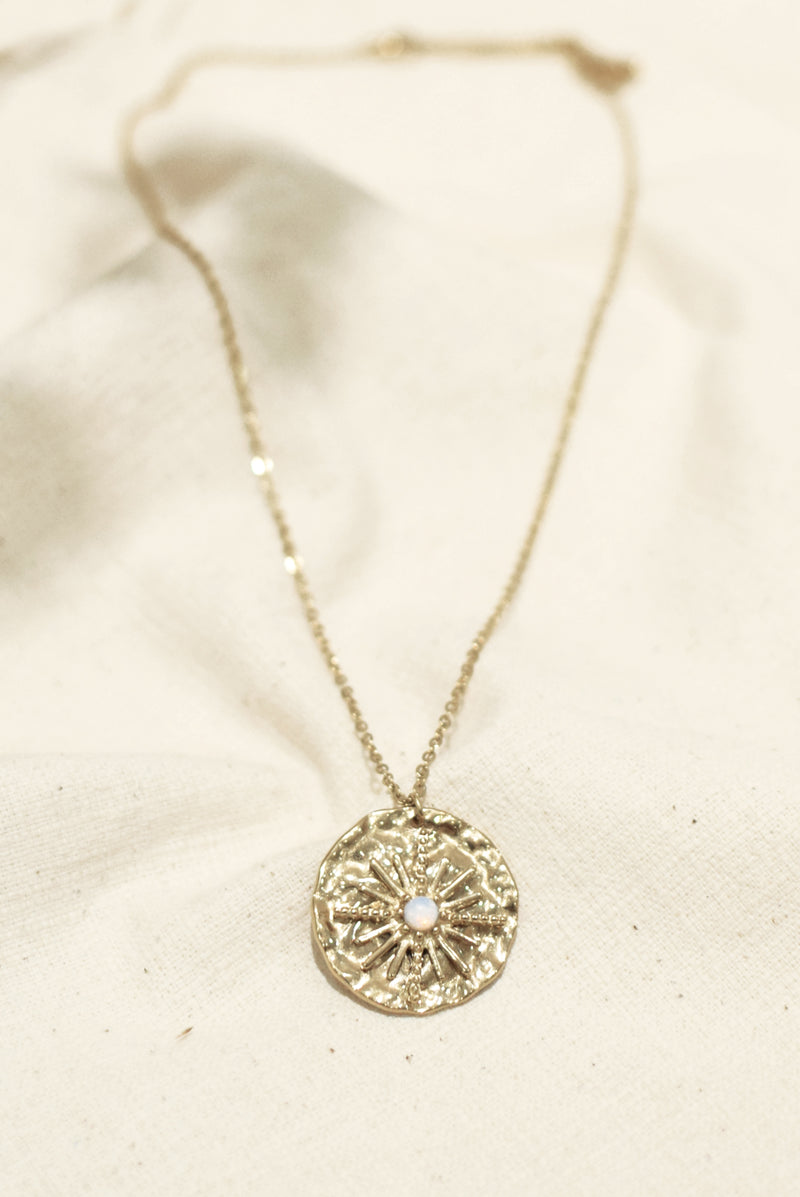 COLLIER COURT À MÉDAILLE AGLAÉ