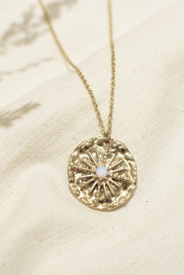 COLLIER COURT À MÉDAILLE AGLAÉ