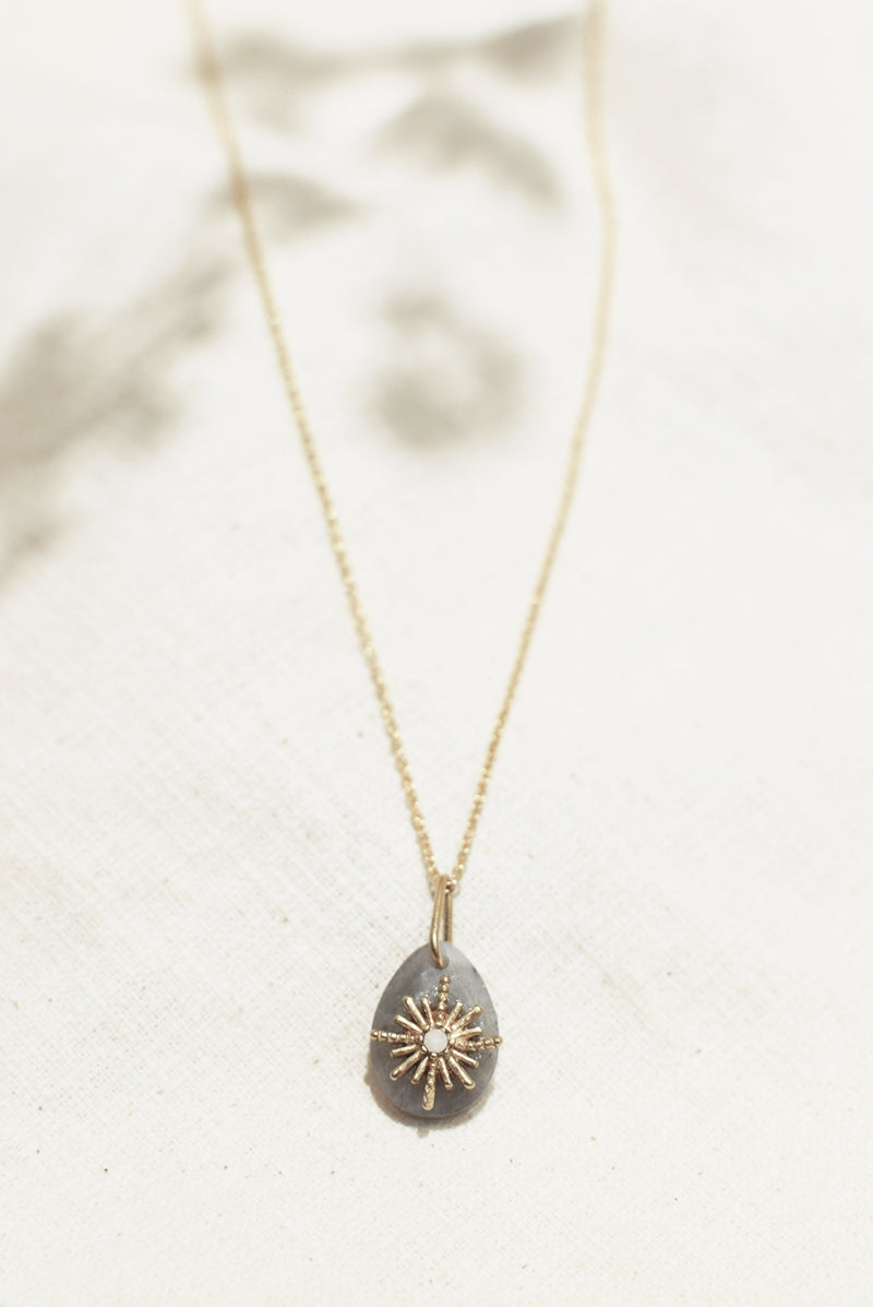 COLLIER COURT AGLAÉ, EN LABRADORITE