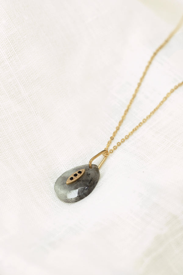 COLLIER COURT JEANNE, EN LABRADORITE
