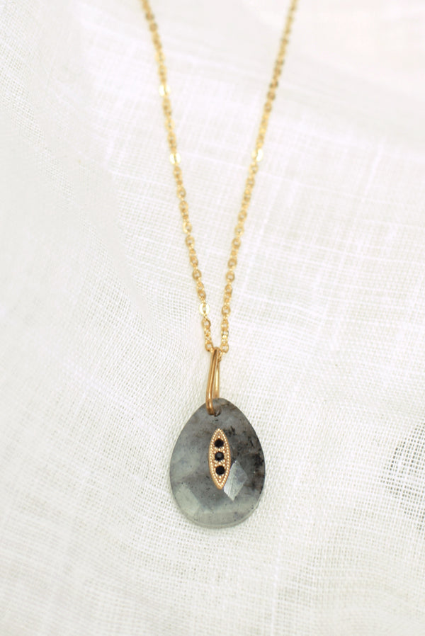 COLLIER COURT JEANNE, EN LABRADORITE