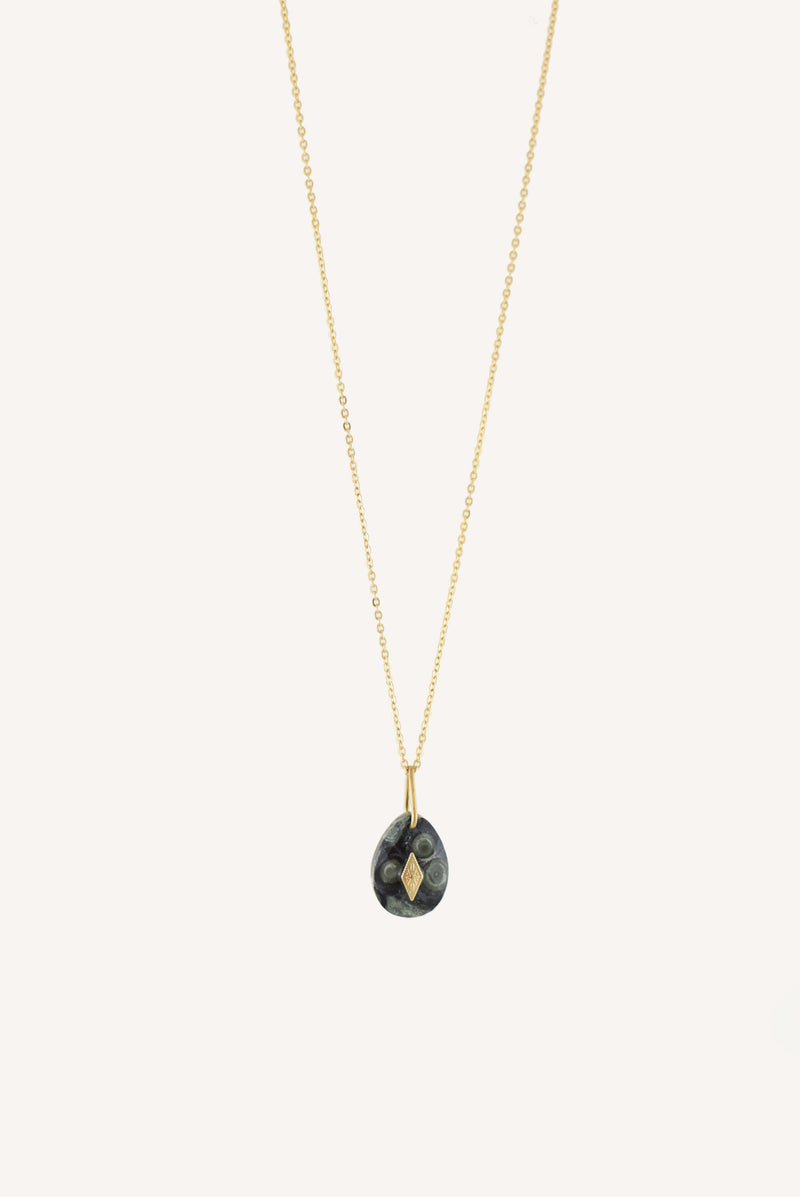 COLLIER COURT ISORE, EN JASPE KAMBALA