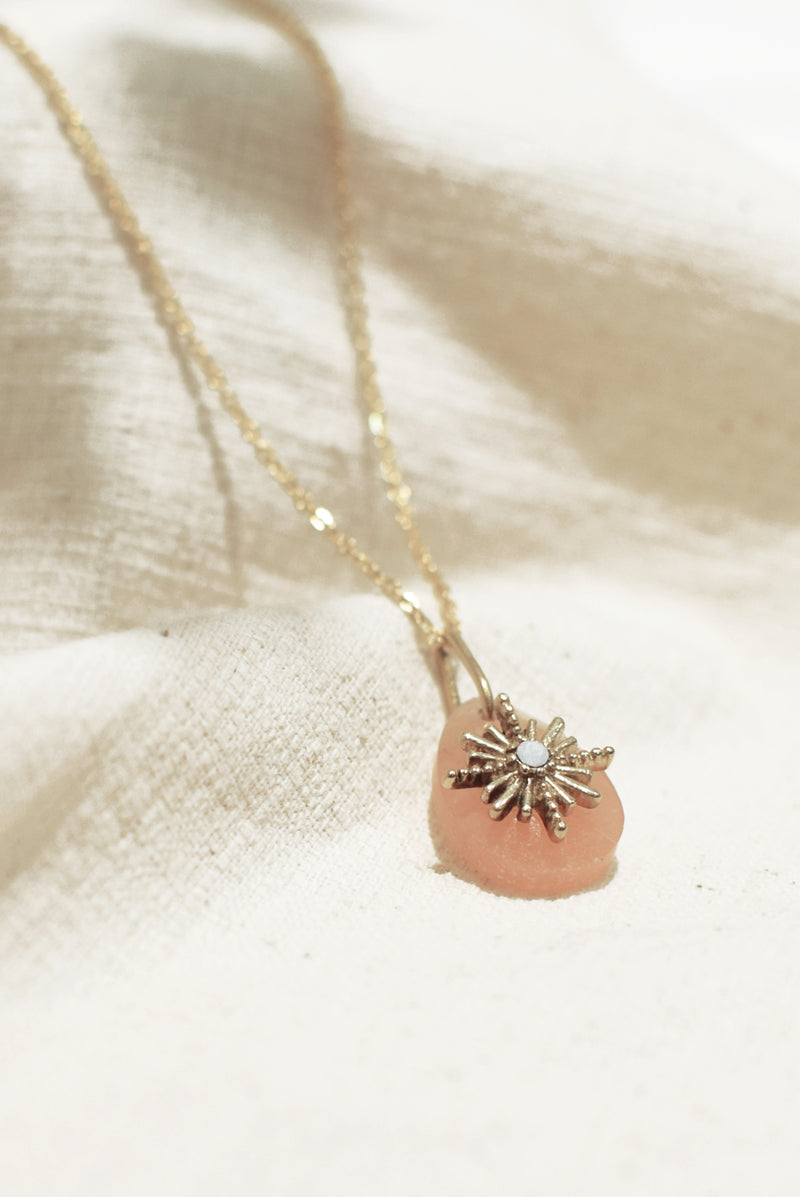 COLLIER COURT AGLAÉ, EN AVENTURINE ROSE
