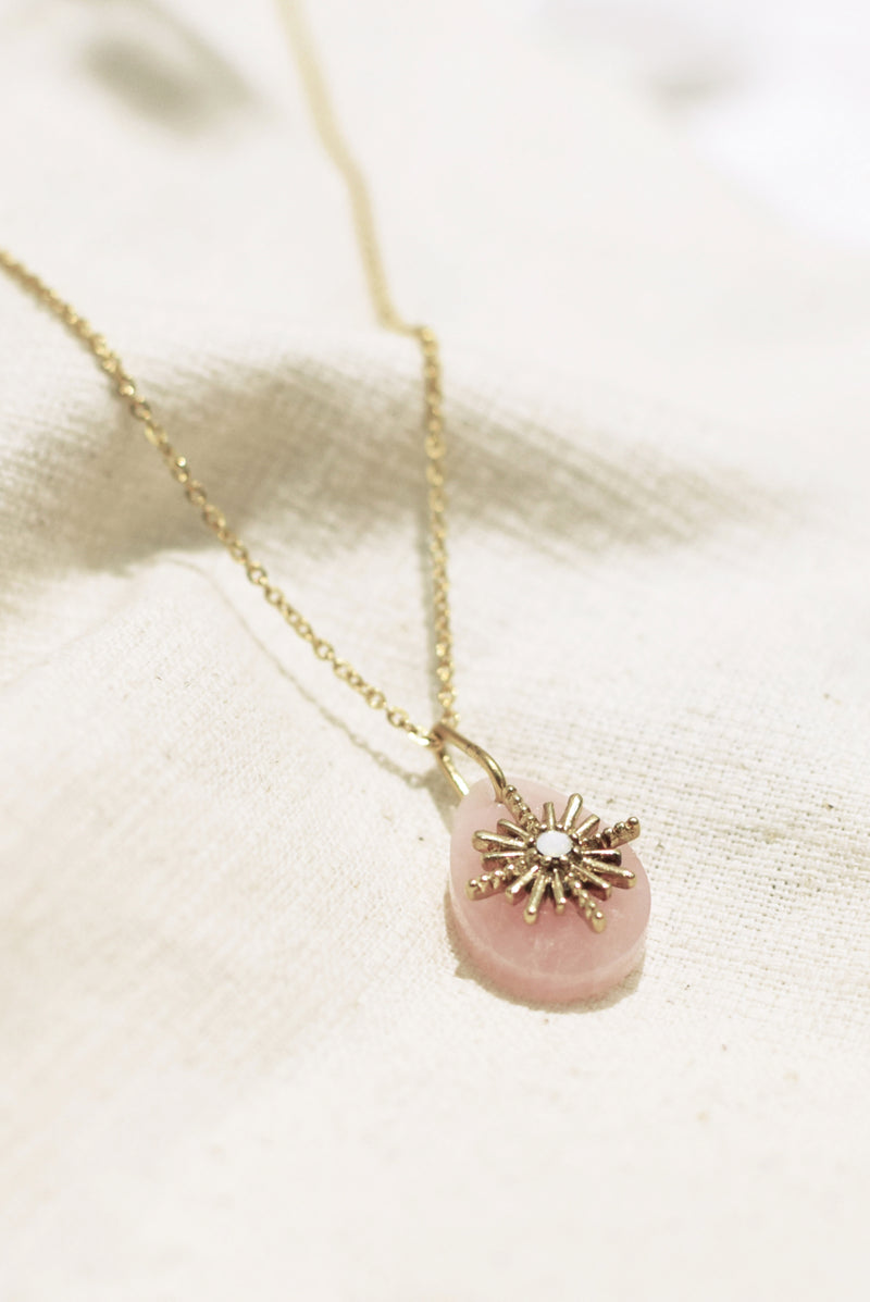 COLLIER COURT AGLAÉ, EN QUARTZ ROSE